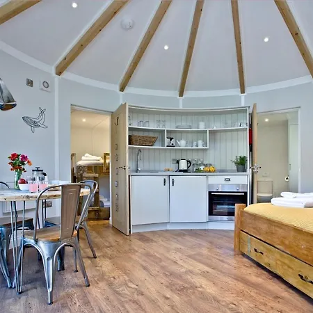 East Thorne Glamping * Bude